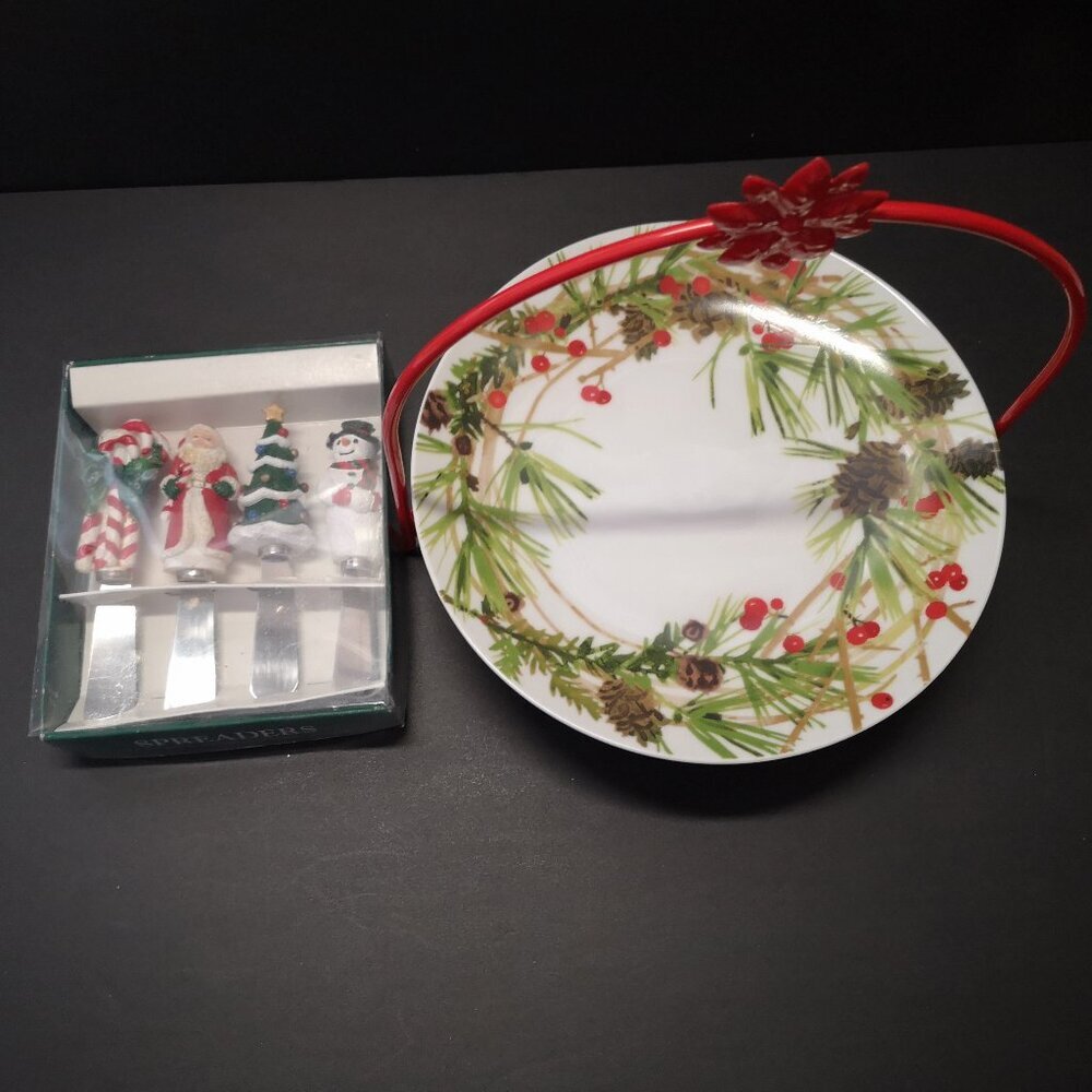NWT Hallmark Exclusive 2014 Festive Theme Plate with Stand & 4 Spreaders